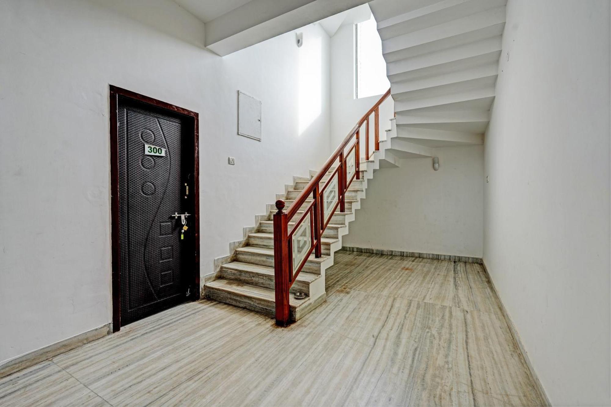 Oyo Flagship Ecr Goa Beach Resort Chennai Bagian luar foto