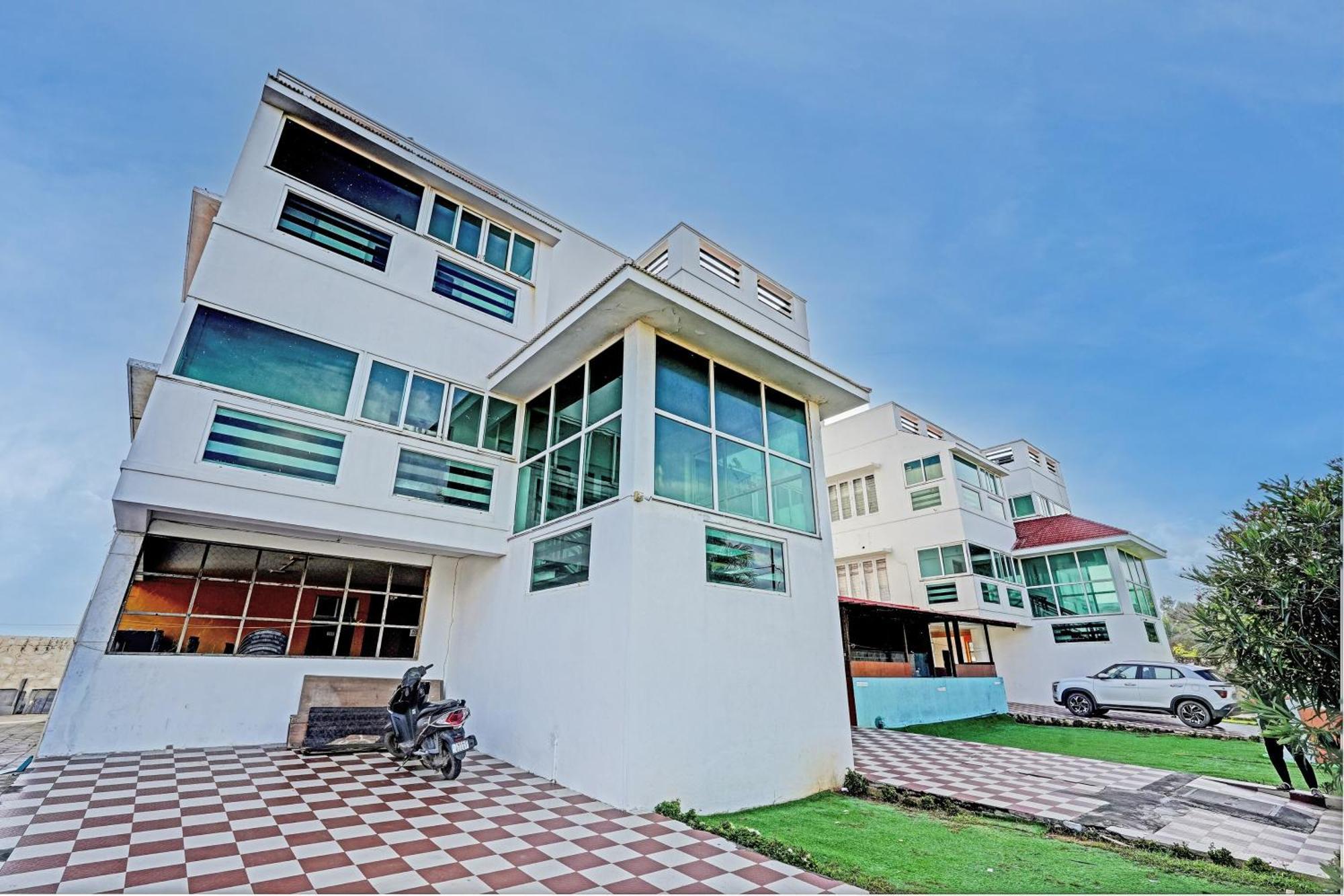 Oyo Flagship Ecr Goa Beach Resort Chennai Bagian luar foto